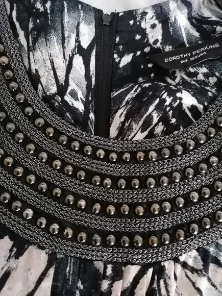 Dorothy Perkins Top Grey White Beading Round Neck Pretty - Picture 7 of 8